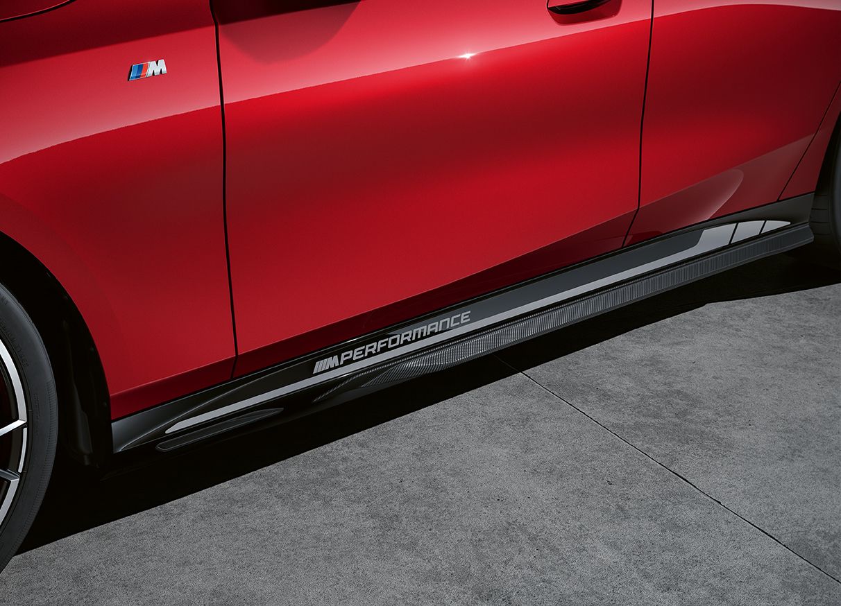 BMW i5 carbon sideskirt sedan