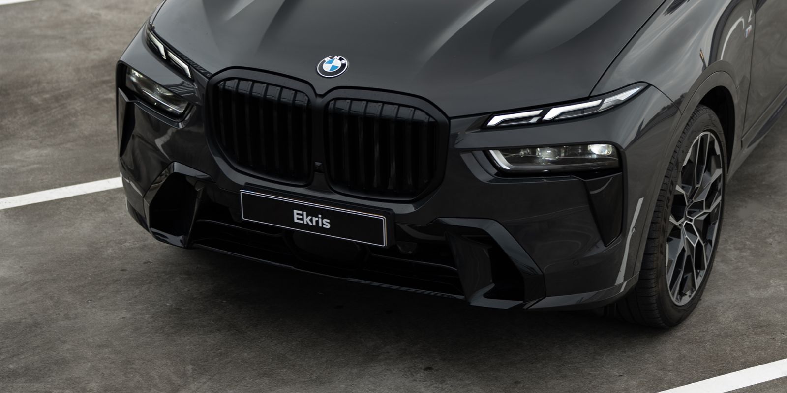 Ekris-BMW-M4-GT4-Voorkant-Concurrentie-Header-Mobile