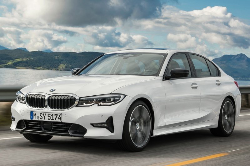 BMW-1-Serie-Zwart-voorkant-zijkant-industrieterrein-mobiel